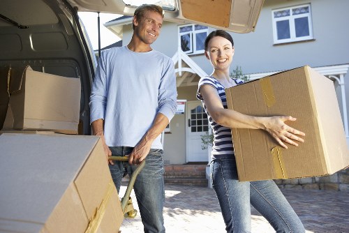 Packing and loading support for a student move in Hounslow