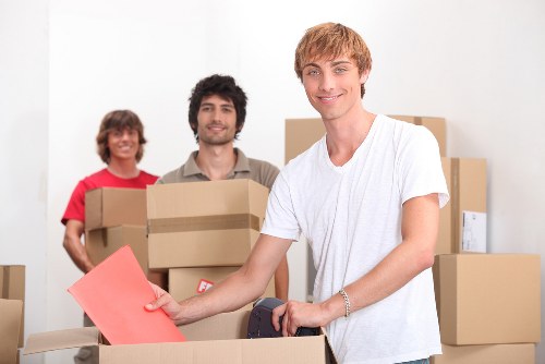 Local removal truck service supporting a Hounslow house move